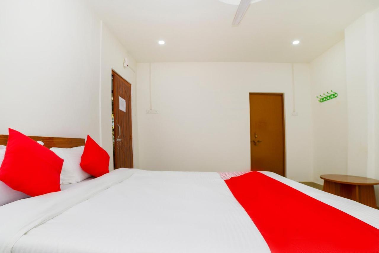 OYO 40893 Hotel Lotus Guwahati Buitenkant foto