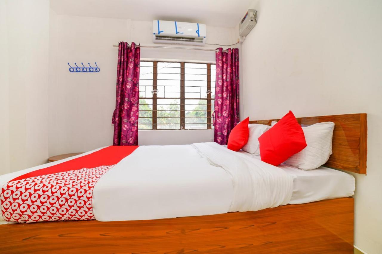 OYO 40893 Hotel Lotus Guwahati Buitenkant foto