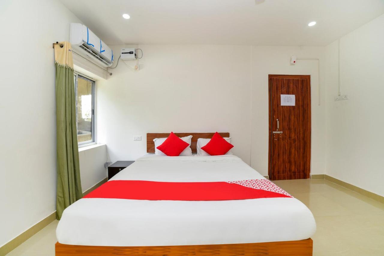 OYO 40893 Hotel Lotus Guwahati Buitenkant foto