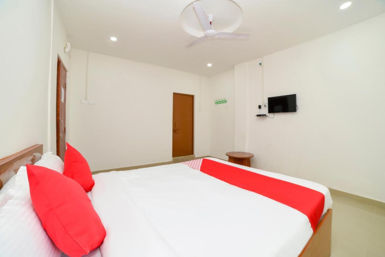 OYO 40893 Hotel Lotus Guwahati Buitenkant foto