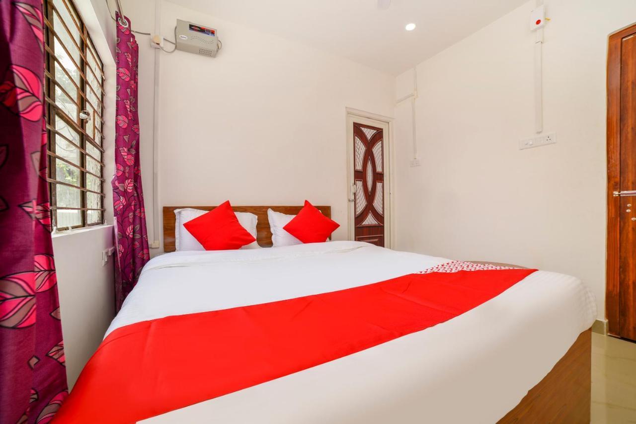 OYO 40893 Hotel Lotus Guwahati Buitenkant foto
